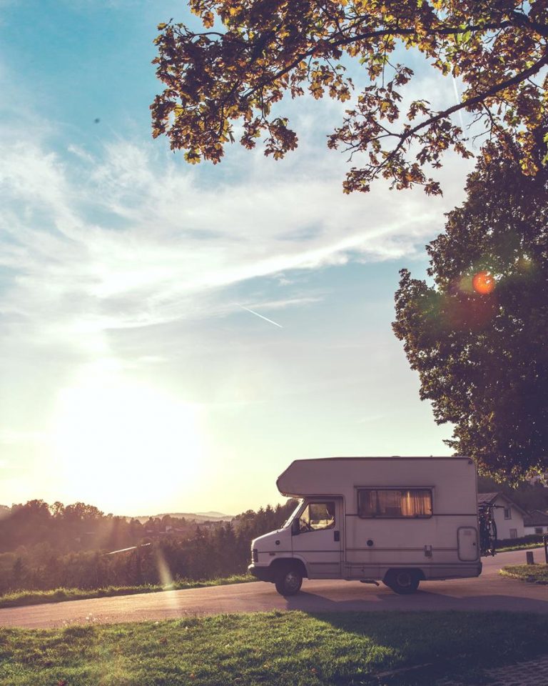 Ochrona antykorozyjna i blask w rejonie autostrady A4 – naprawy lakiernicze, które zabezpieczają kapitał