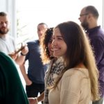Roll-up, X-baner czy flaga eventowa — co wybrać na event firmowy?